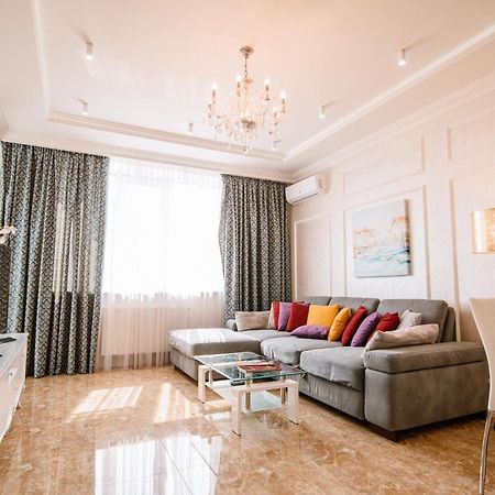 Ferienwohnung Luxury For Business & Pleasure Royal 1 Kiew Exterior foto