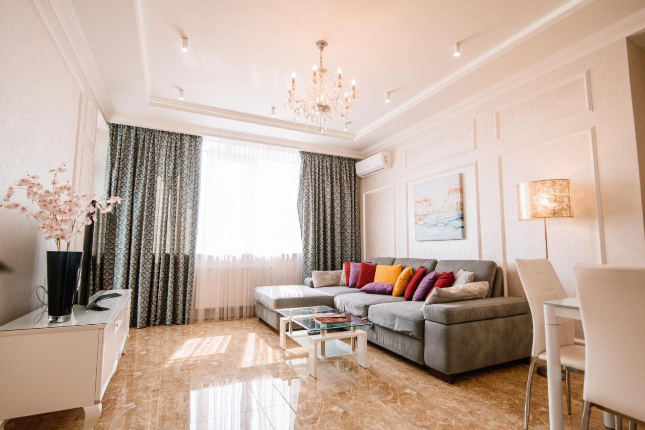 Ferienwohnung Luxury For Business & Pleasure Royal 1 Kiew Exterior foto